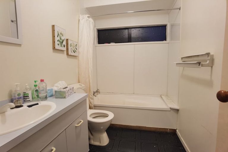 Photo of property in 10 Parsons Glen, Karori, Wellington, 6012