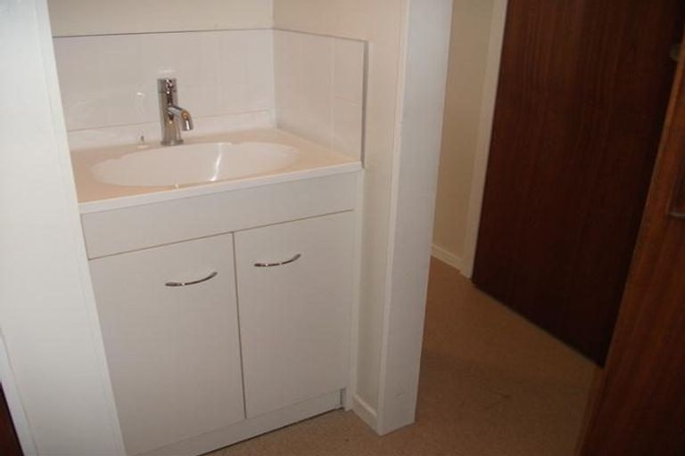 Photo of property in 4/7 Raroa Road, Kelburn, Wellington, 6012