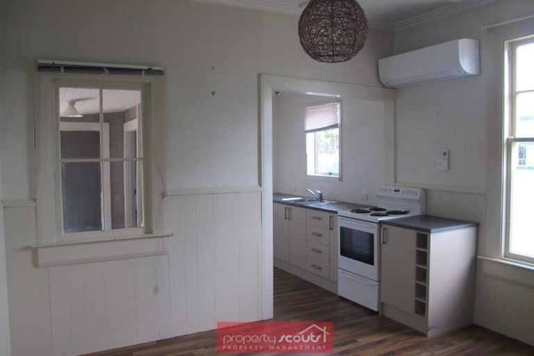 Photo of property in 37 Macandrew Road, South Dunedin, Dunedin, 9012