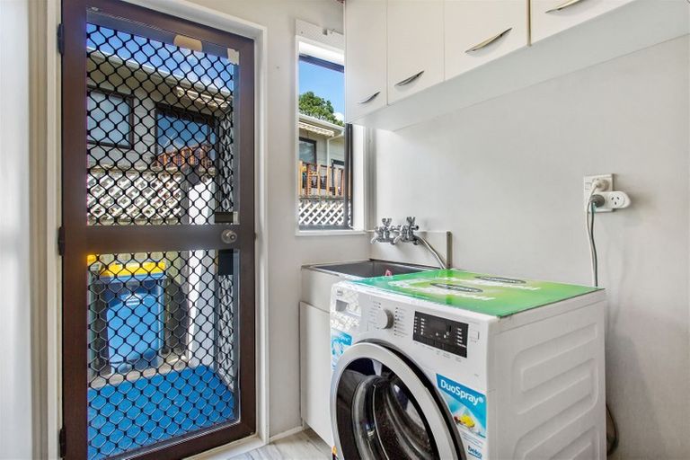 Photo of property in 2/134 Spinella Drive, Bayview, Auckland, 0629