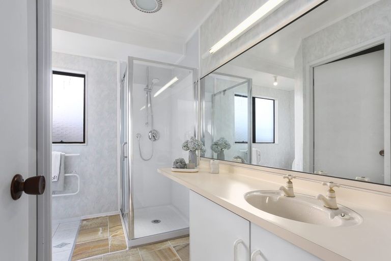 Photo of property in 2/23 Beatrice Avenue, Hillcrest, Auckland, 0627