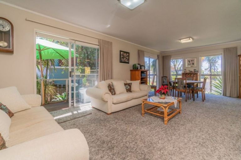 Photo of property in 1 John Downs Drive, Browns Bay, Auckland, 0630