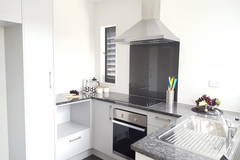 Photo of property in 2/46 Hollowout Street, Takanini, 2112