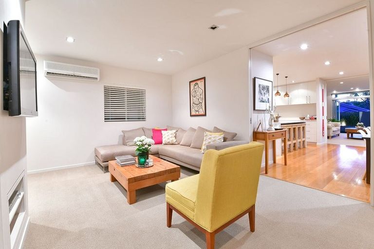 Photo of property in 58 The Circle, Manly, Whangaparaoa, 0930