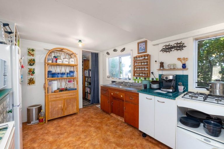 Photo of property in 37 Hillview Road, Birdlings Flat, Little River, 7591