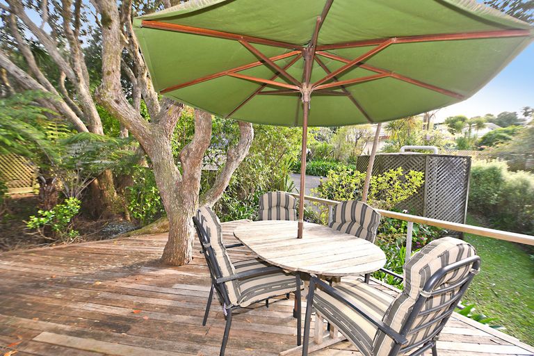 Photo of property in 6 Hillside Crescent, Leigh, 0985