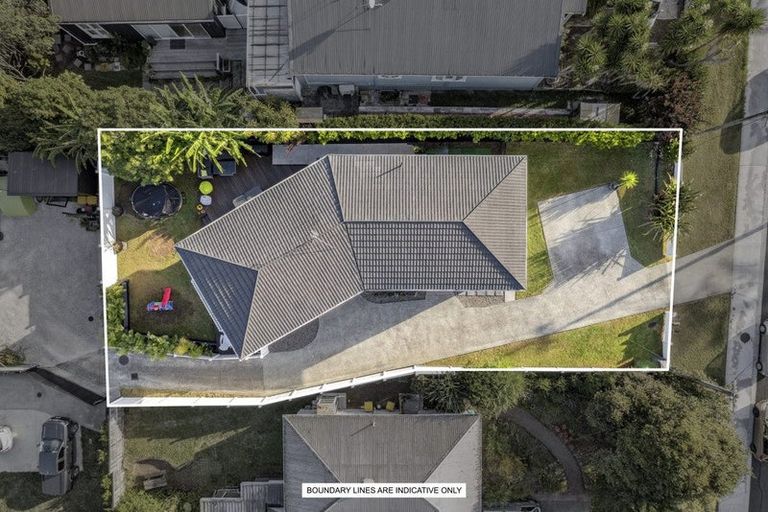 Photo of property in 11 Tahi Terrace, Glen Eden, Auckland, 0602