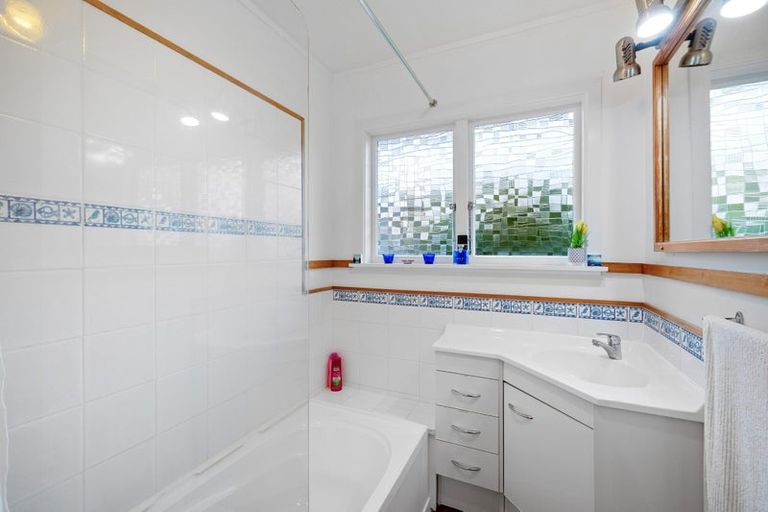 Photo of property in 44 Oranga Street, Marfell, New Plymouth, 4310