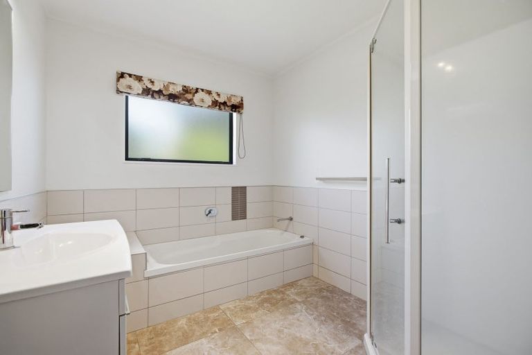 Photo of property in 2 Mcbeth Drive, Te Puke, 3119