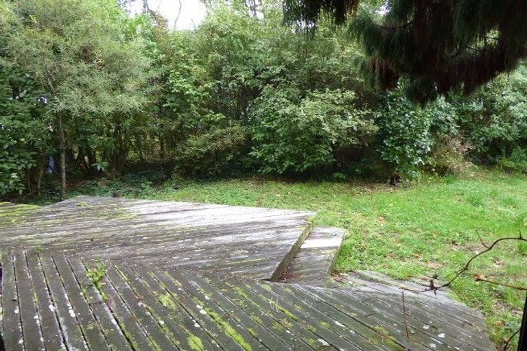 Photo of property in 48 Blue Mountains Road, Pinehaven, Upper Hutt, 5019