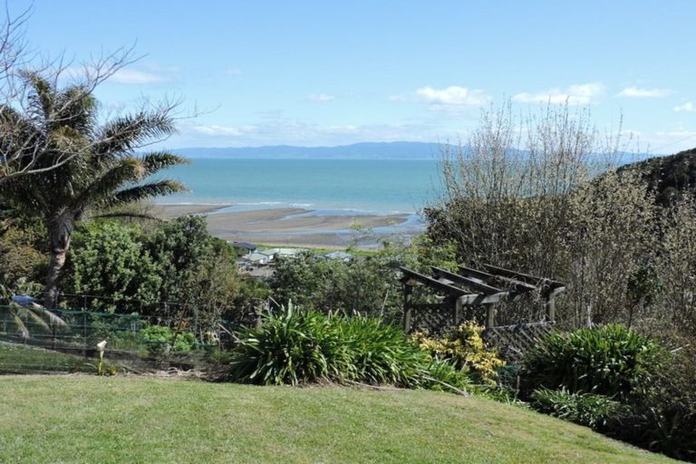 Photo of property in 15 Eames Crescent, Te Mata, Thames, 3575