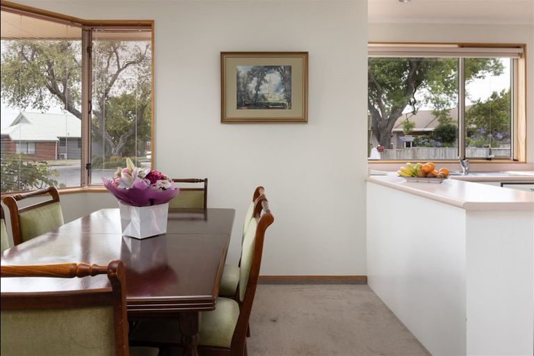 Photo of property in 37 Karina Crescent, Redwoodtown, Blenheim, 7201