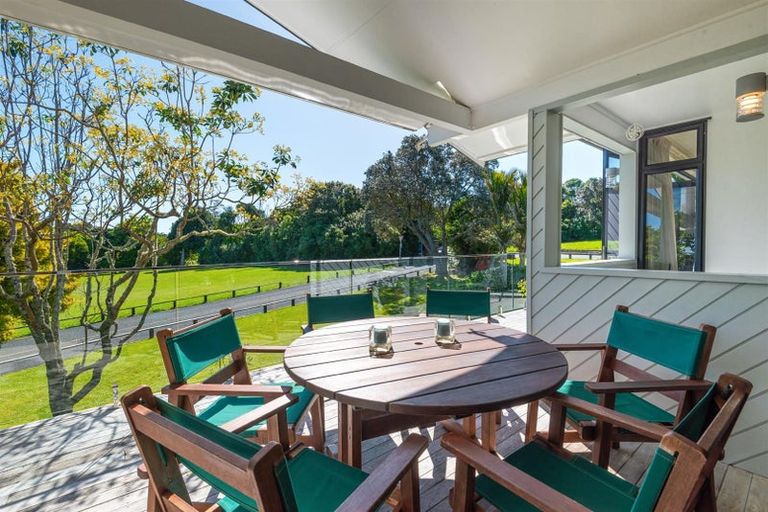 Photo of property in 19 Sylvan Park Avenue, Milford, Auckland, 0620