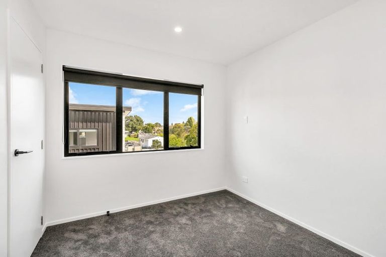 Photo of property in 5/89 Beach Road, Te Atatu Peninsula, 0610