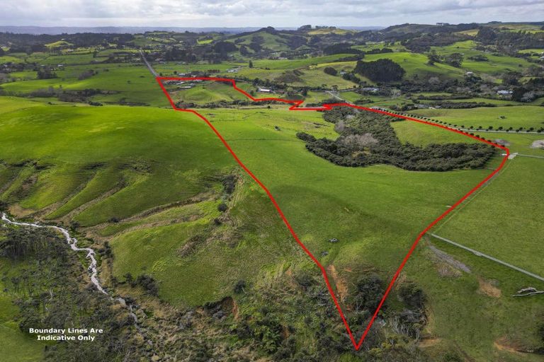 Photo of property in 76 Muriwai Road, Muriwai, 0881