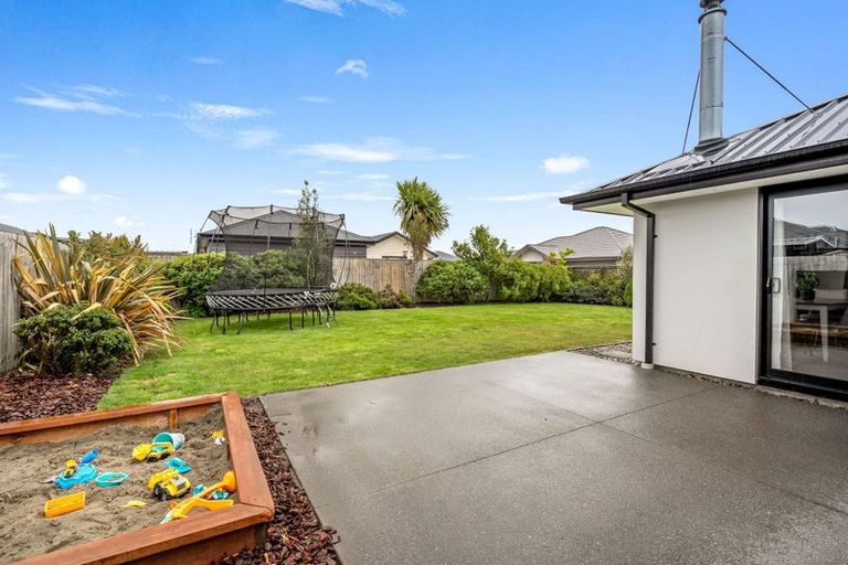 Photo of property in 51 Watkins Drive, Rangiora, 7400