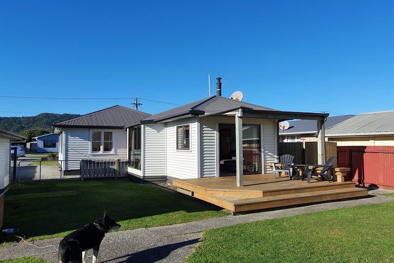 Photo of property in 60 Doyle Street, Blaketown, Greymouth, 7805