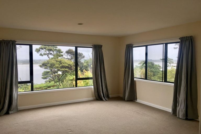 Photo of property in 7 Chatham Avenue, Paremoremo, Auckland, 0632