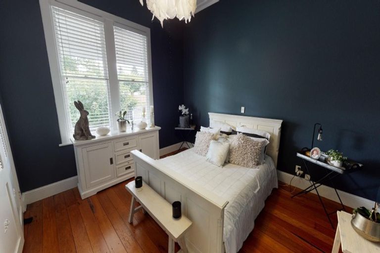 Photo of property in 24 Brassey Road, Saint Johns Hill, Whanganui, 4500