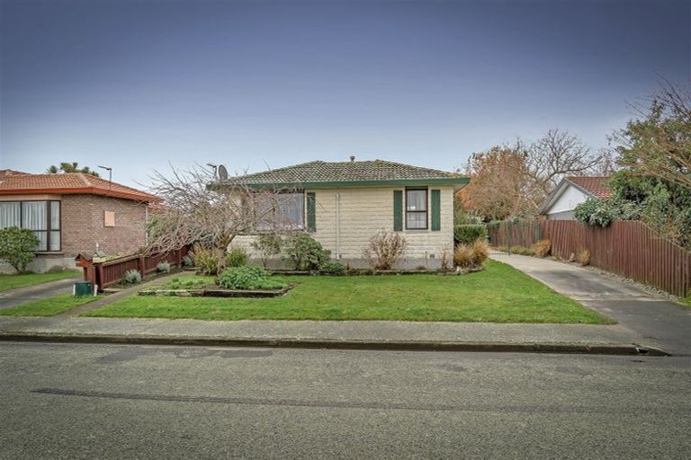 Photo of property in 23 Arcon Drive, Broomfield, Christchurch, 8042