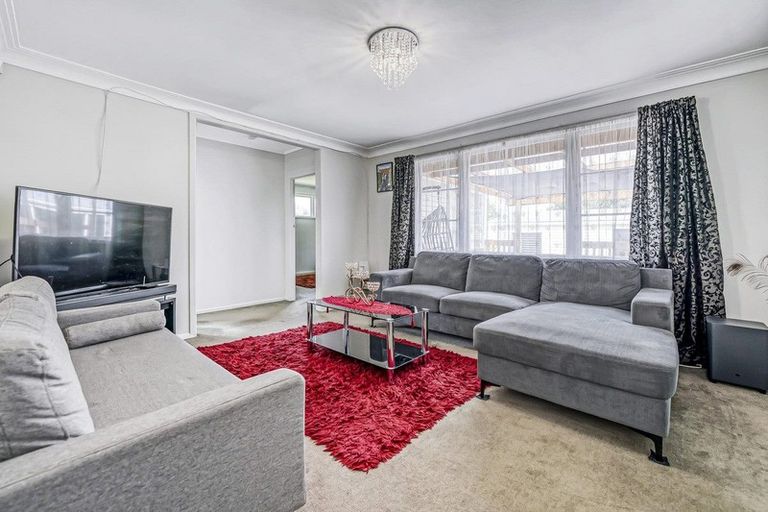 Photo of property in 25 Mcannalley Street, Manurewa East, Auckland, 2102