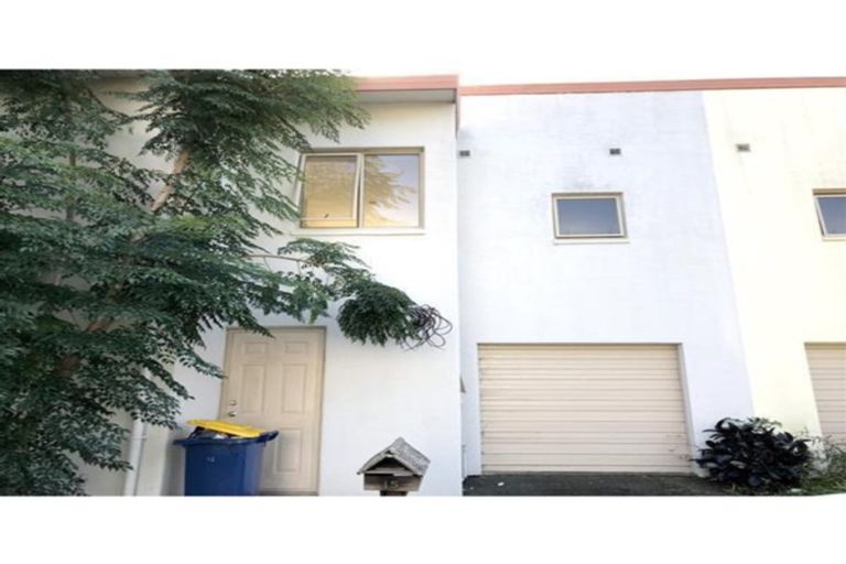 Photo of property in 15 Lockington Avenue, Henderson, Auckland, 0612