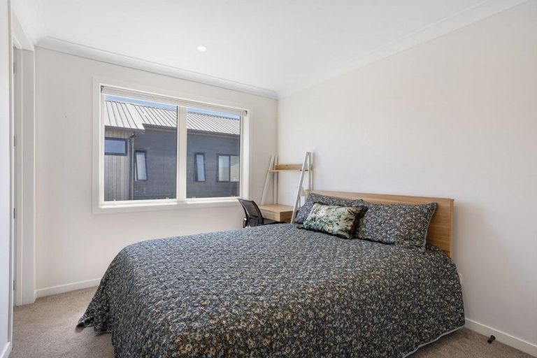 Photo of property in 11 Toanui Road, Hobsonville, Auckland, 0616