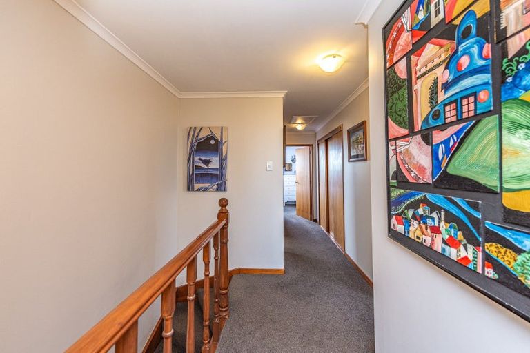 Photo of property in 1 Iwiroa Terrace, Durie Hill, Whanganui, 4500