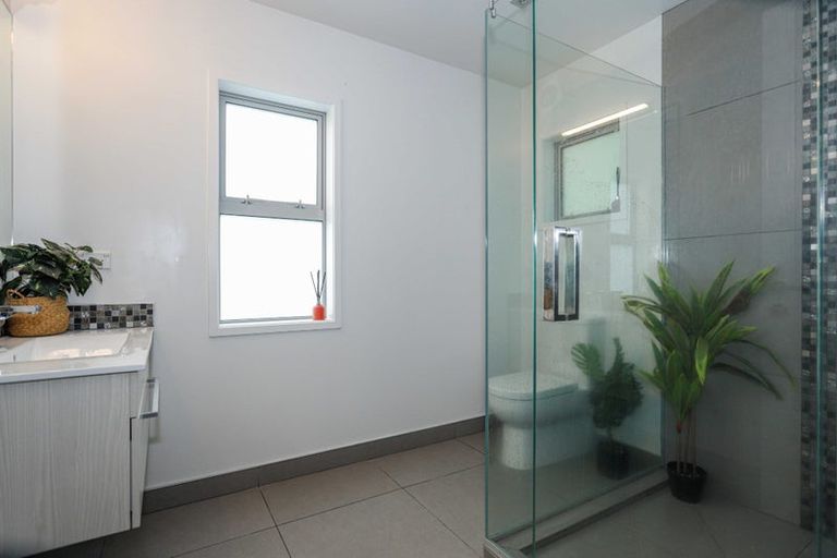 Photo of property in 1 Oceana Drive, Welcome Bay, Tauranga, 3175