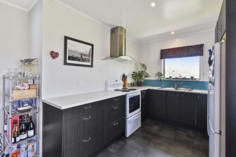 Photo of property in 16 Brynbela Court, Papakura, 2110