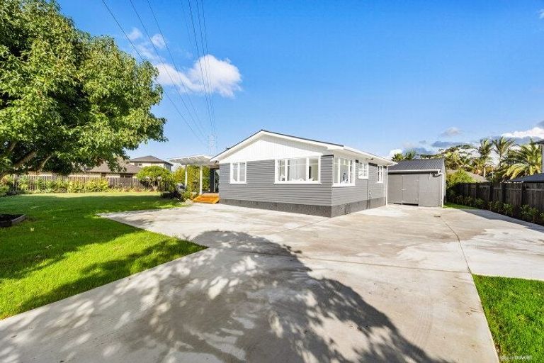 Photo of property in 56 Dale Crescent, Pakuranga, Auckland, 2010