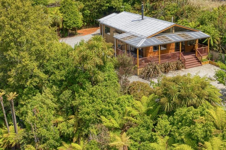 Photo of property in 226 Woodstock-rimu Road, Ruatapu, Hokitika, 7883