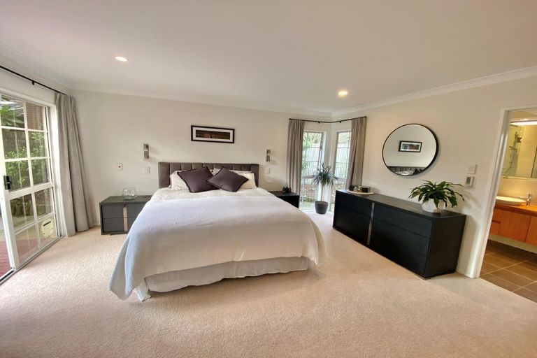 Photo of property in 1 Tuakura Way, The Gardens, Auckland, 2105