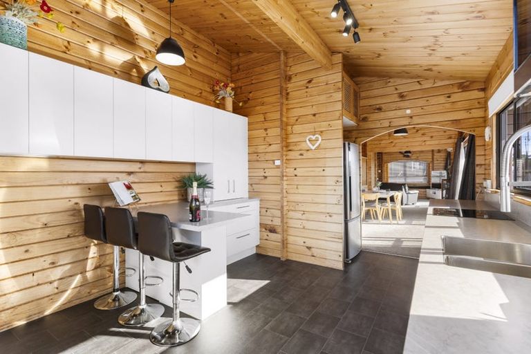 Photo of property in 33b Kauri Road, Stanmore Bay, Whangaparaoa, 0932