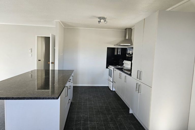 Photo of property in 154 Sievers Grove, Cannons Creek, Porirua, 5024