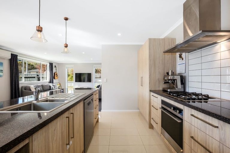 Photo of property in 31 Banks Boulevard, Whitby, Porirua, 5024