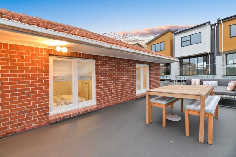 Photo of property in 2a Kereru Street, Henderson, Auckland, 0612