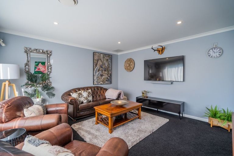 Photo of property in 9 Bridford Way, Paraparaumu, 5032