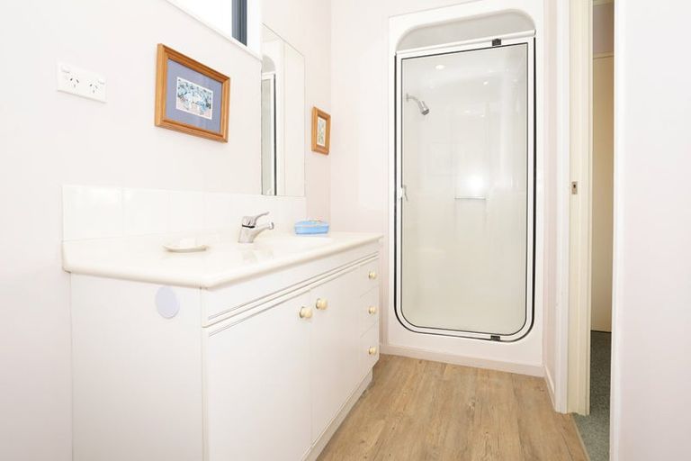 Photo of property in 66 Sandwich Road, St Andrews, Hamilton, 3200