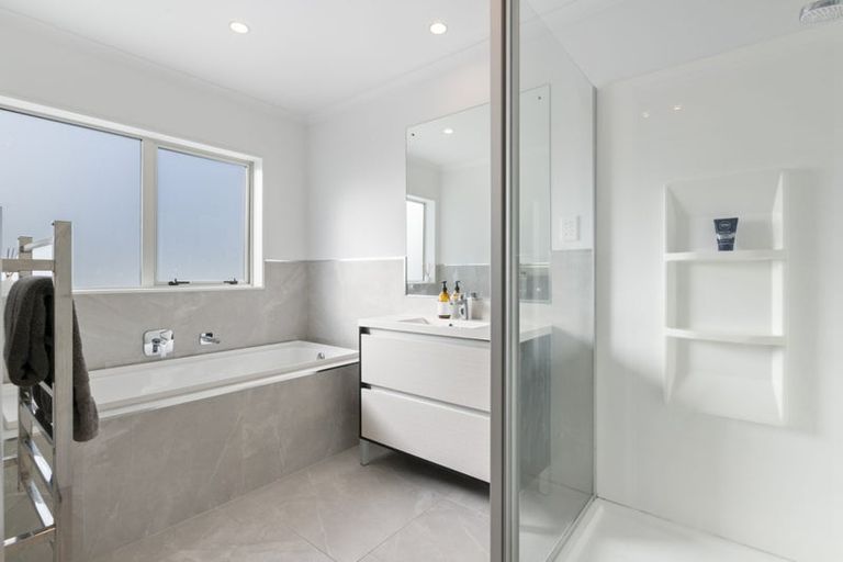 Photo of property in 22 Couldrey Crescent, Red Beach, 0932