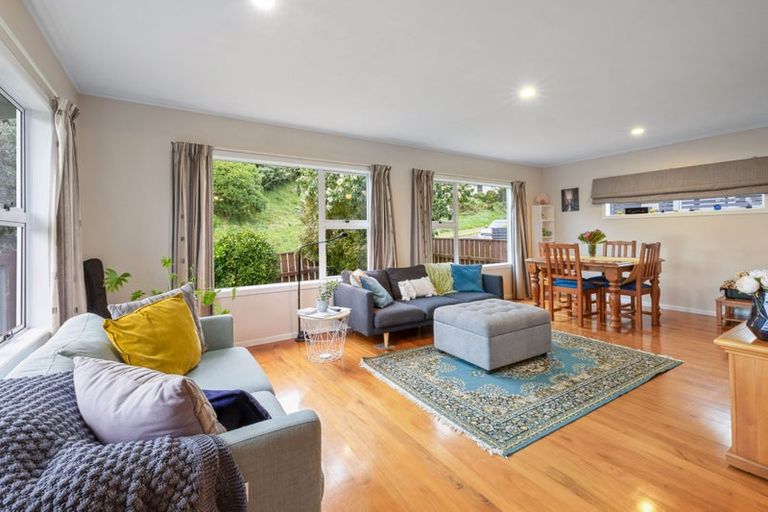 Photo of property in 44 Oranga Street, Marfell, New Plymouth, 4310