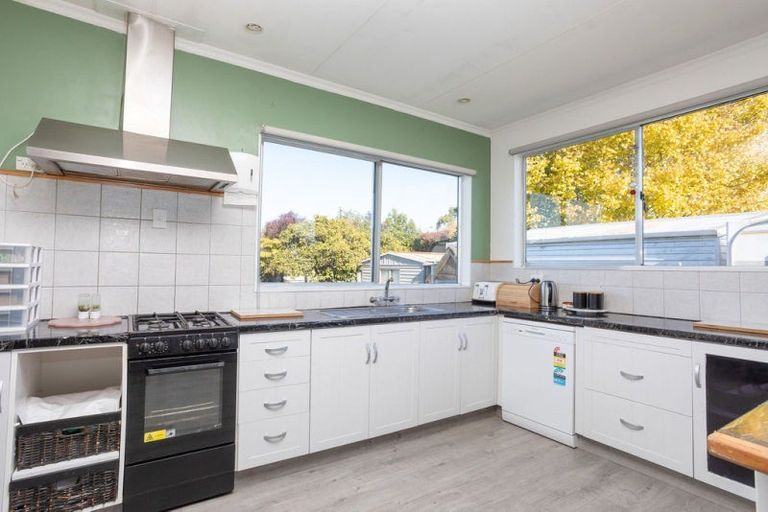 Photo of property in 11 Smith Street, Dannevirke, 4930