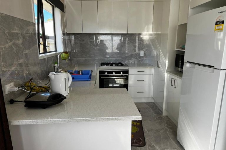 Photo of property in 65 Sunvue Road, Glen Eden, Auckland, 0602