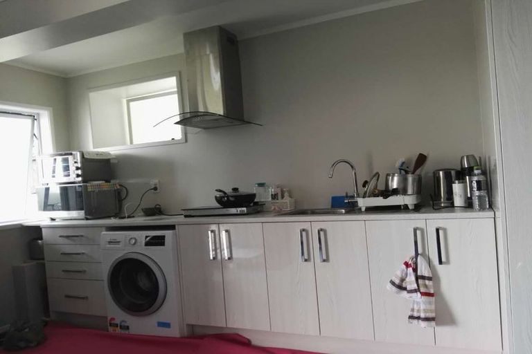 Photo of property in 20 Mason Street, New Lynn, Auckland, 0600