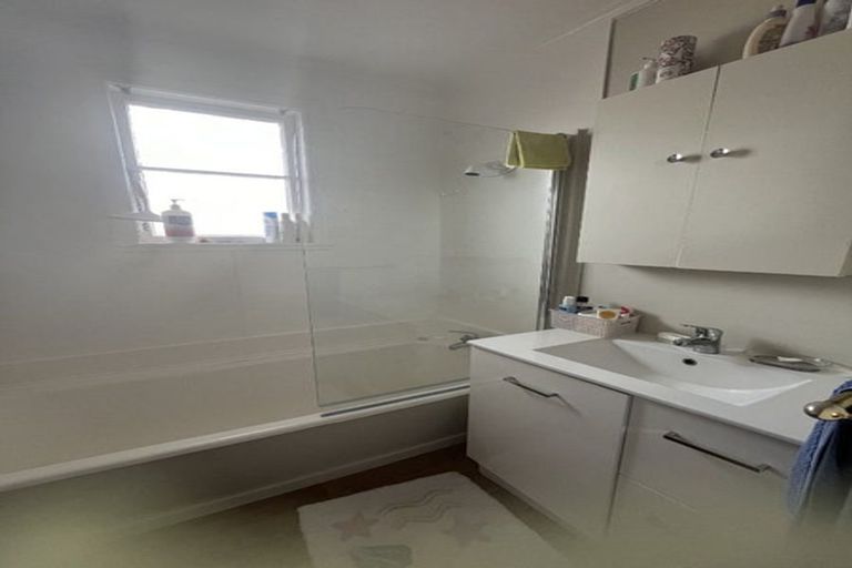 Photo of property in 1/7 Settlement Road, Papakura, 2110