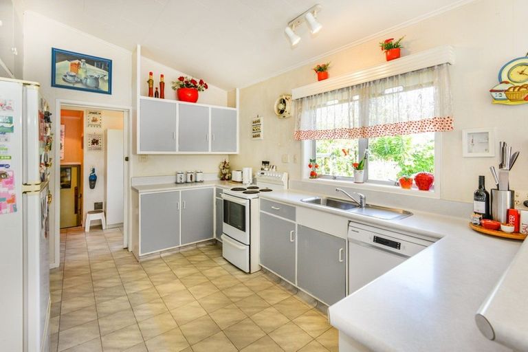 Photo of property in 115 Flaxmere Avenue, Flaxmere, Hastings, 4120