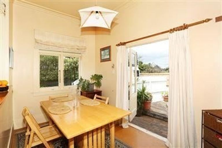 Photo of property in 20 Wellington Street, Papakura, 2110