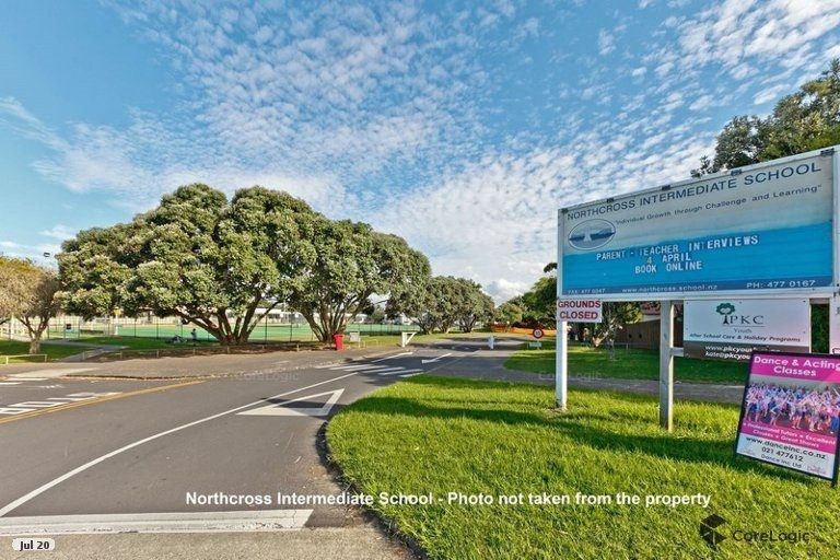 Photo of property in 43 Sartors Avenue, Northcross, Auckland, 0630