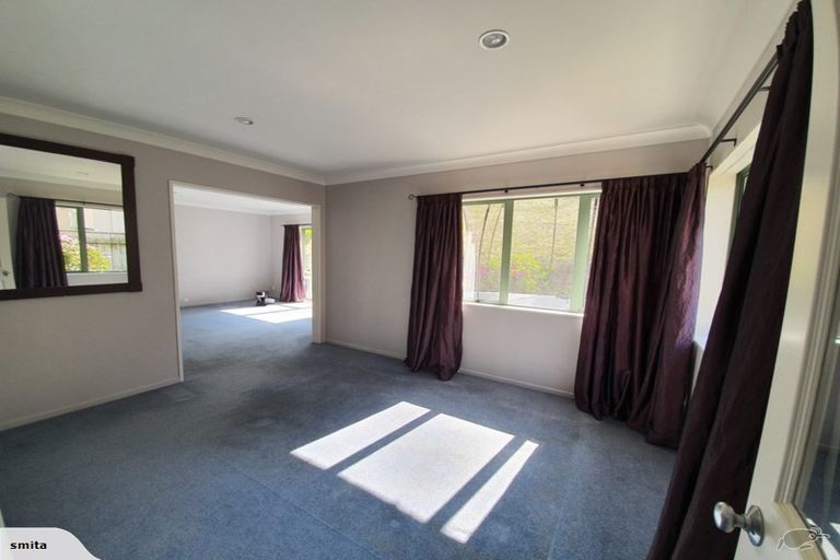 Photo of property in 18 Chippenham Grove, Churton Park, Wellington, 6037