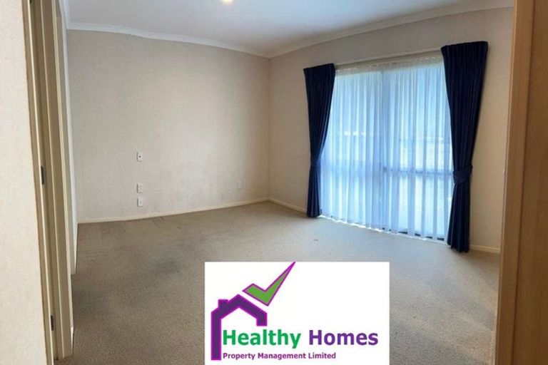 Photo of property in 8 Ballyward Close, East Tamaki, Auckland, 2013